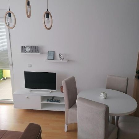 Emili Apartman ยาโกดินา ภายนอก รูปภาพ
