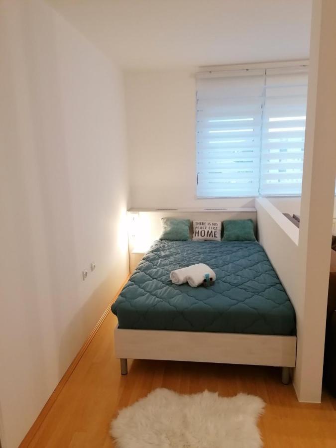 Emili Apartman ยาโกดินา ภายนอก รูปภาพ