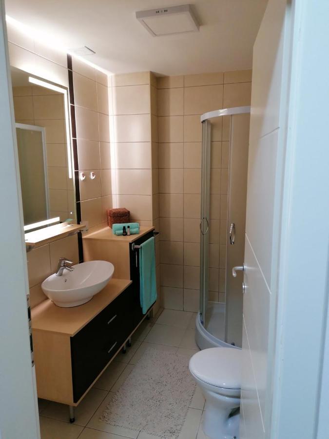 Emili Apartman ยาโกดินา ภายนอก รูปภาพ