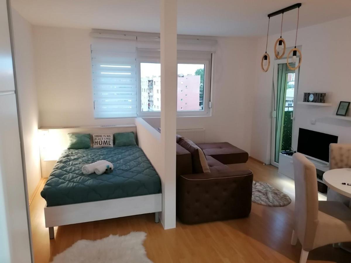 Emili Apartman ยาโกดินา ภายนอก รูปภาพ