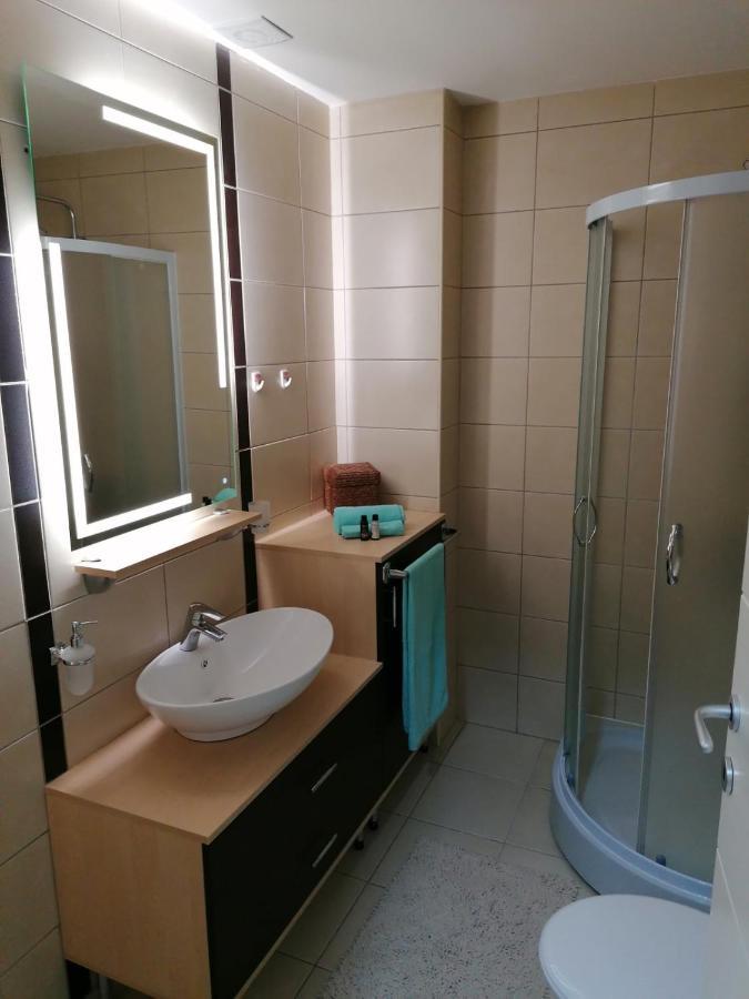 Emili Apartman ยาโกดินา ภายนอก รูปภาพ