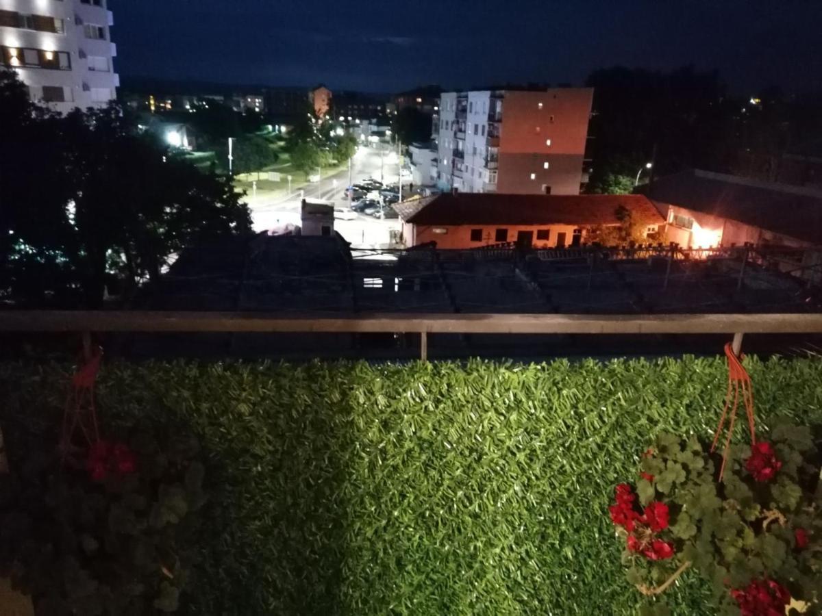 Emili Apartman ยาโกดินา ภายนอก รูปภาพ